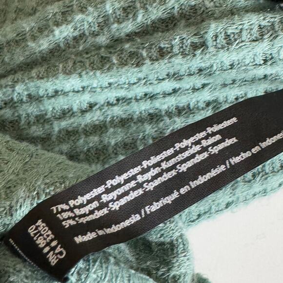 Urban Outfitters Out From Under Jojo Button Front‎ Waffle Knit Top Women’s Small - Picture 8 of 9